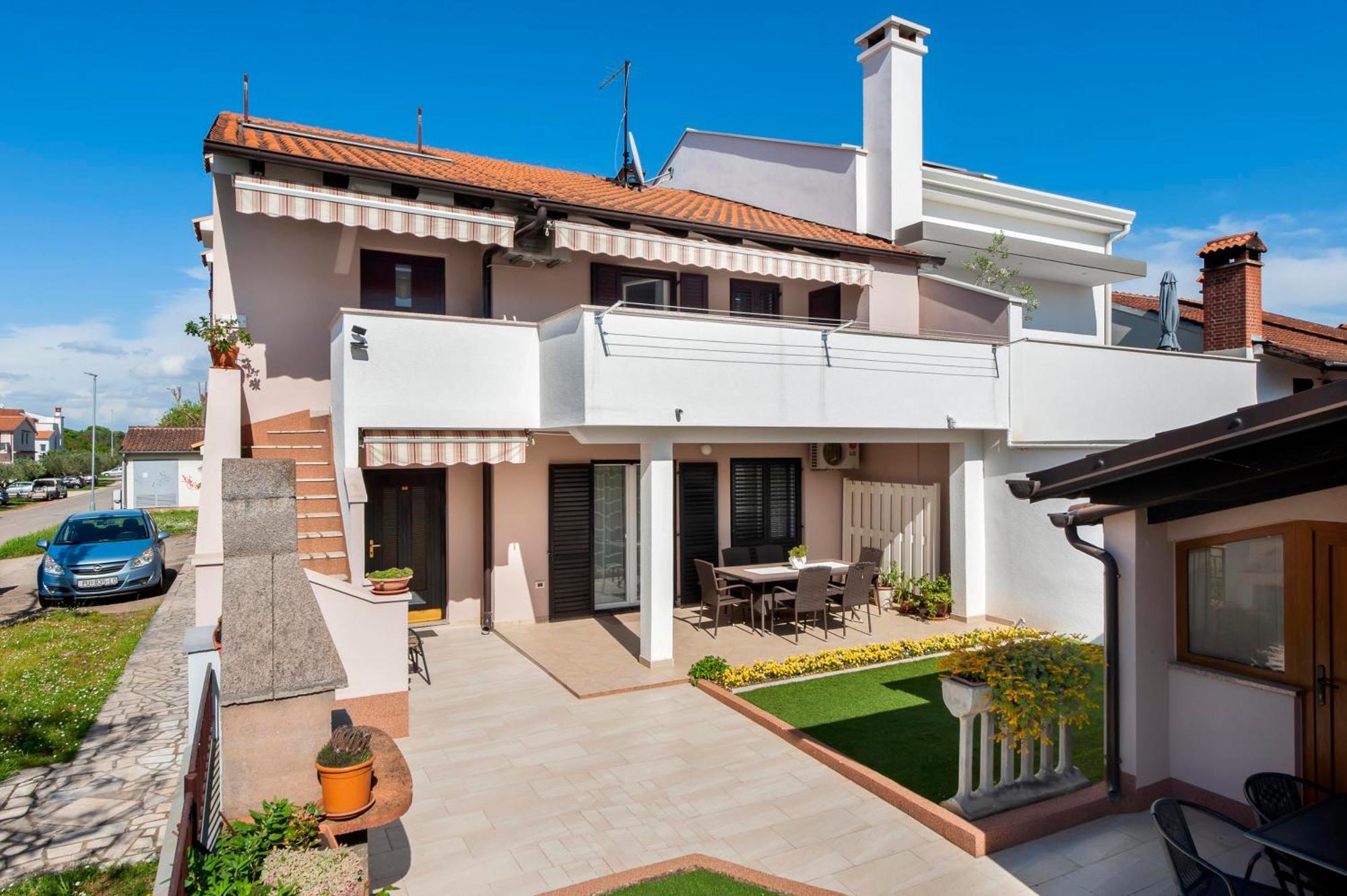 רוביני Apartments Pataj מראה חיצוני תמונה