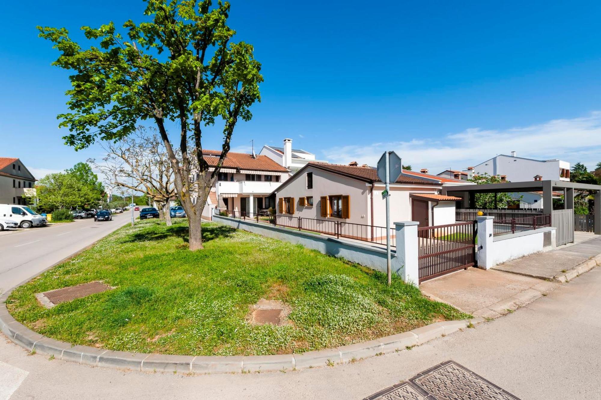 רוביני Apartments Pataj מראה חיצוני תמונה
