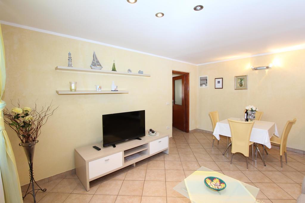 רוביני Apartments Pataj מראה חיצוני תמונה